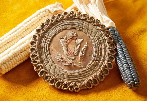 picture of corn and corn husk medallion